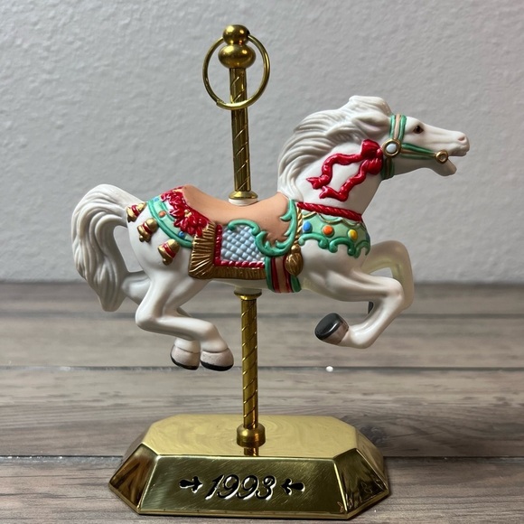 Hallmark *Vintage* 1993 Christmas Ornament Tobin Fraley Carousel #2 in series - Picture 3 of 8